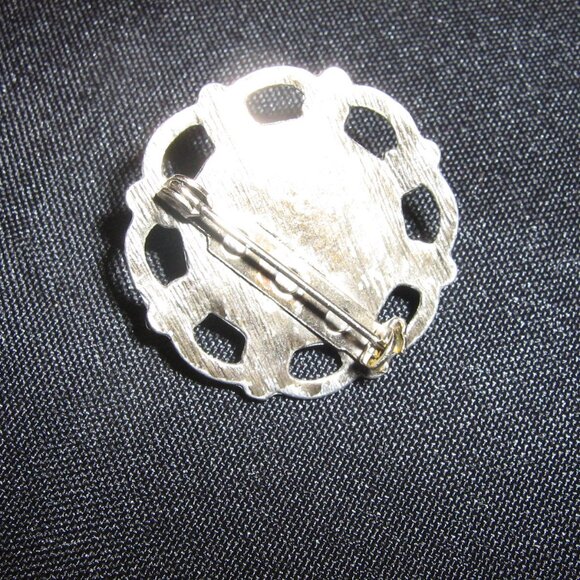 Vintage Pearl Brooch With Faux Pearl. $5.00 AS AN ADD ON - Picture 2 of 2